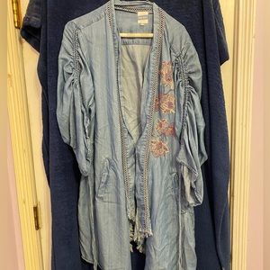 Meri Skye: Light Denim jacket-w/hand embroidered flowers on front..size 2XL